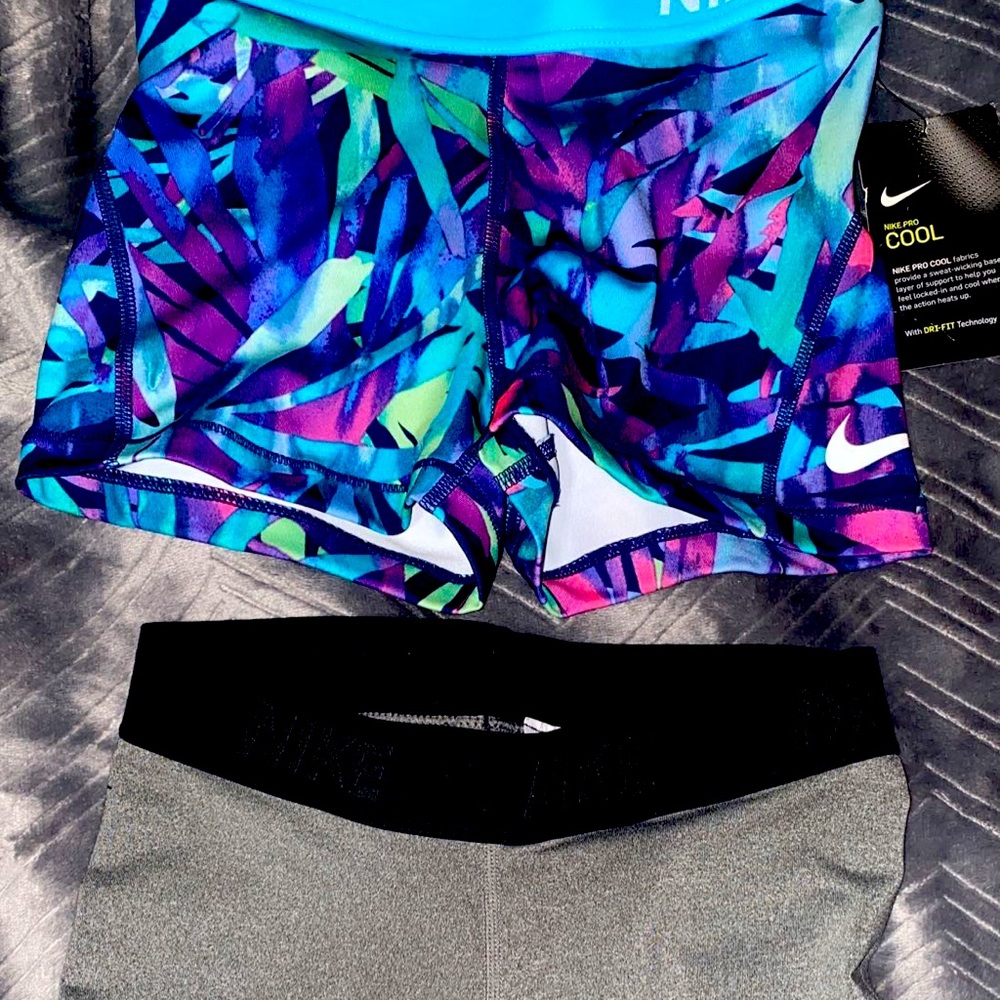 Xs Nike DriFit training shorts